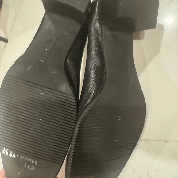 Salvatore Ferragamo Black Leather wedge heel size 10B - Picture 3 of 6